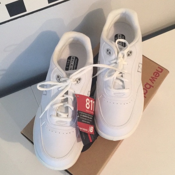 new balance 811 walking shoe